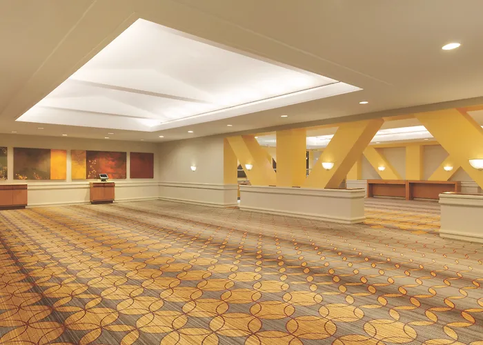 Top Hotels Near Chicago Union Station Amtrak