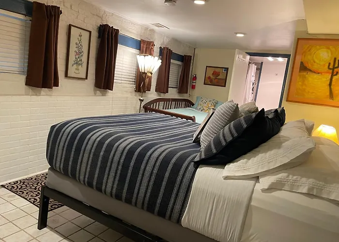 Top Cheap Hotels Near McCormick Place Chicago